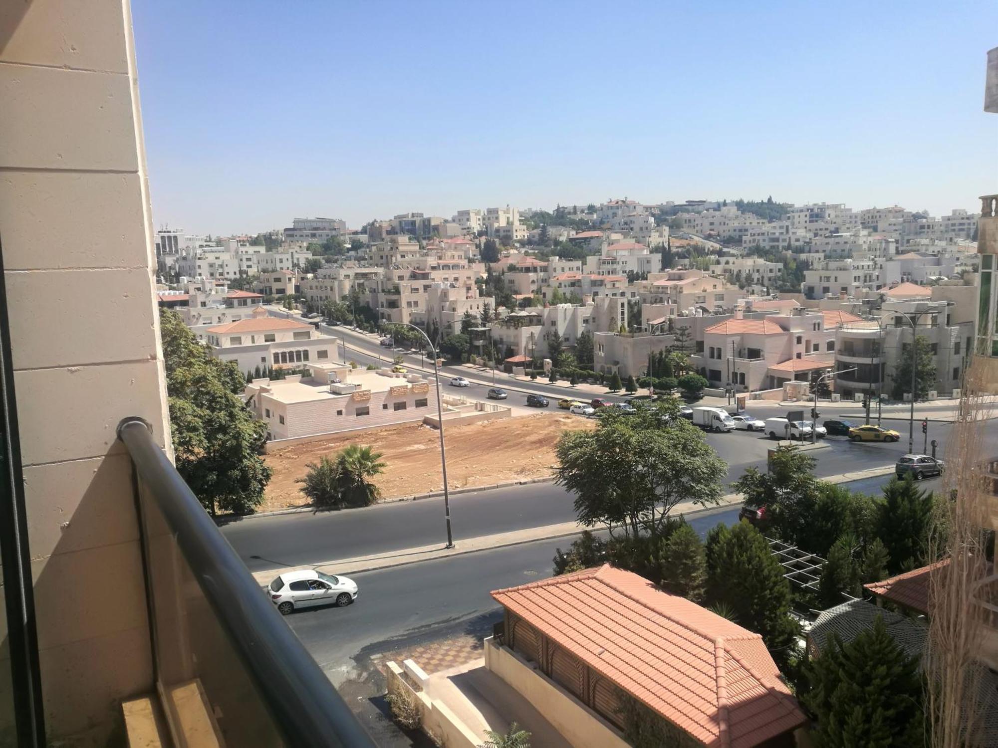 Dair Ghbar Gate Apartments Amman Bagian luar foto