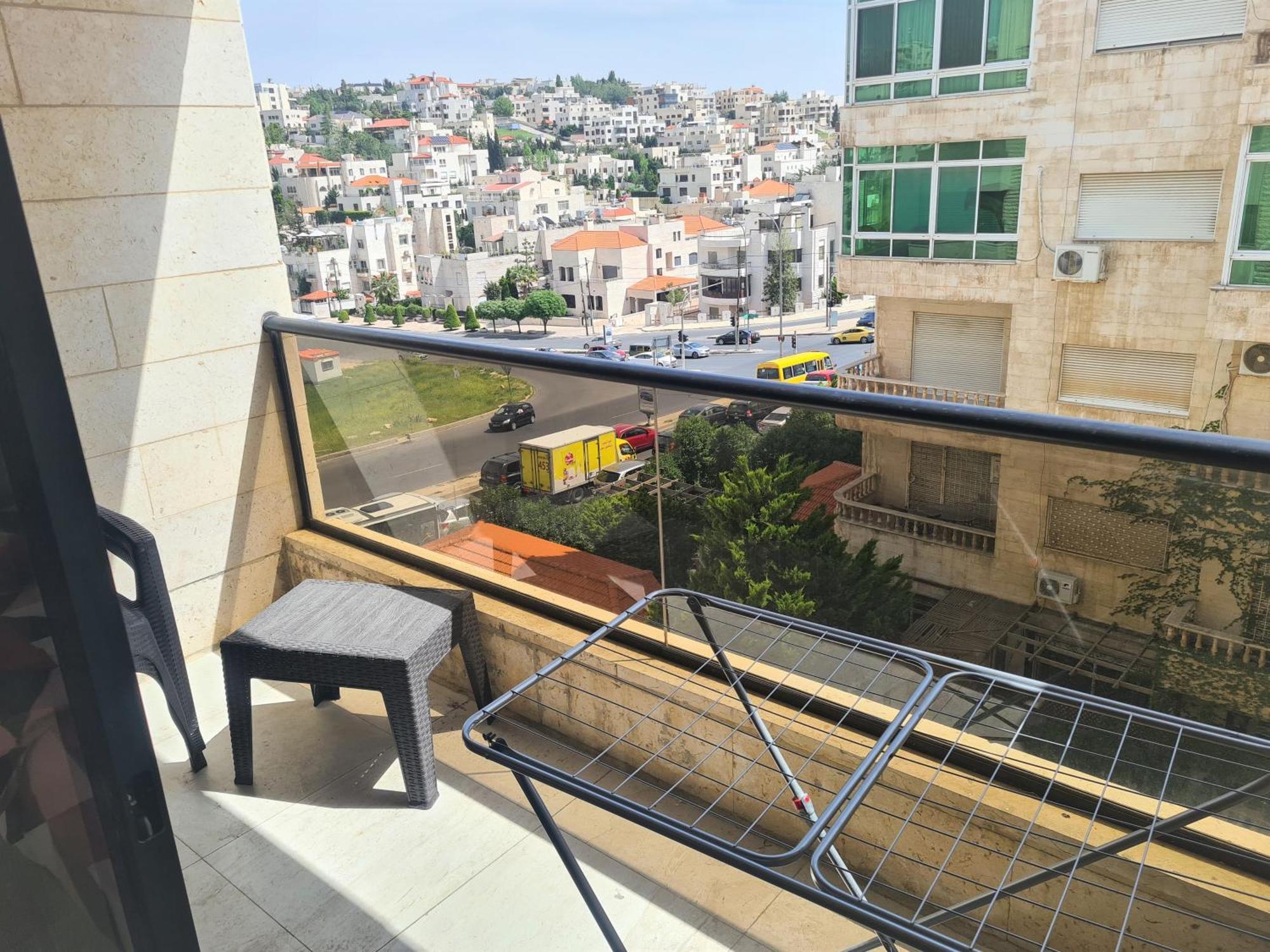 Dair Ghbar Gate Apartments Amman Bagian luar foto
