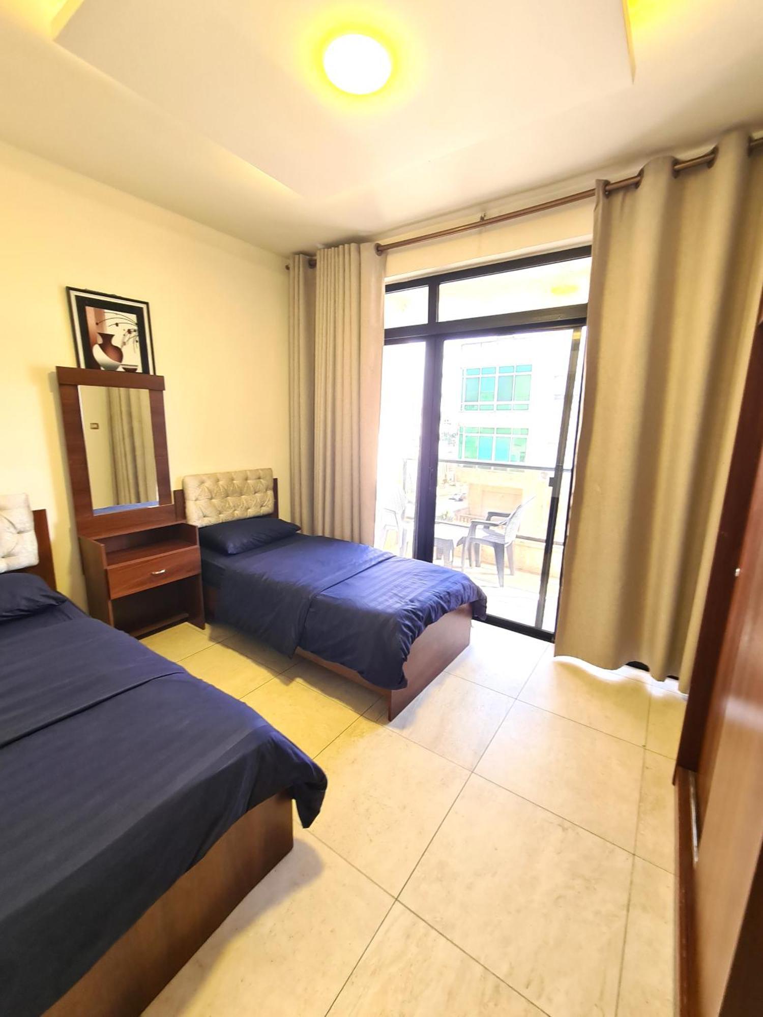 Dair Ghbar Gate Apartments Amman Ruang foto