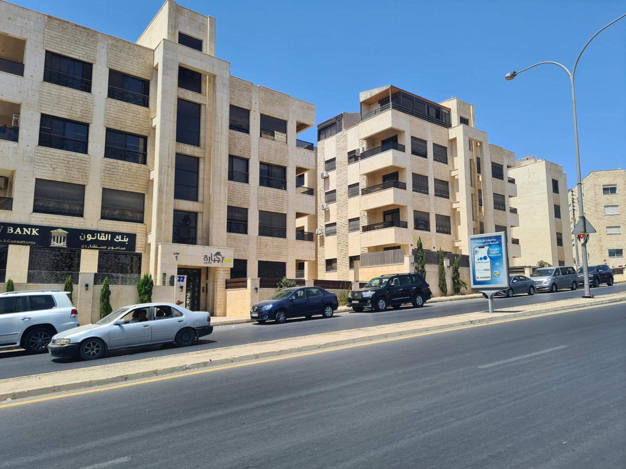 Dair Ghbar Gate Apartments Amman Bagian luar foto