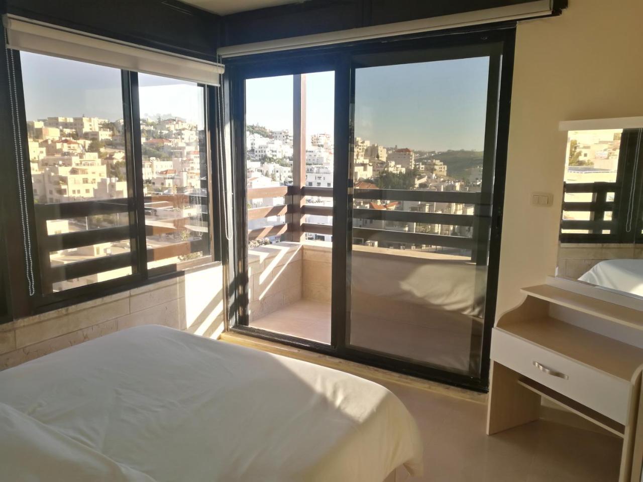 Dair Ghbar Gate Apartments Amman Bagian luar foto