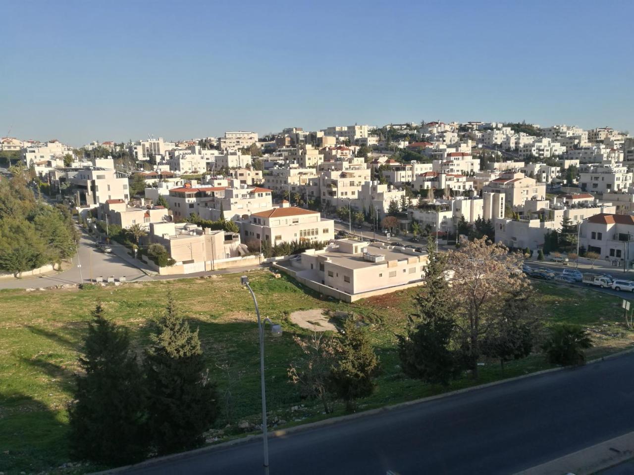 Dair Ghbar Gate Apartments Amman Bagian luar foto