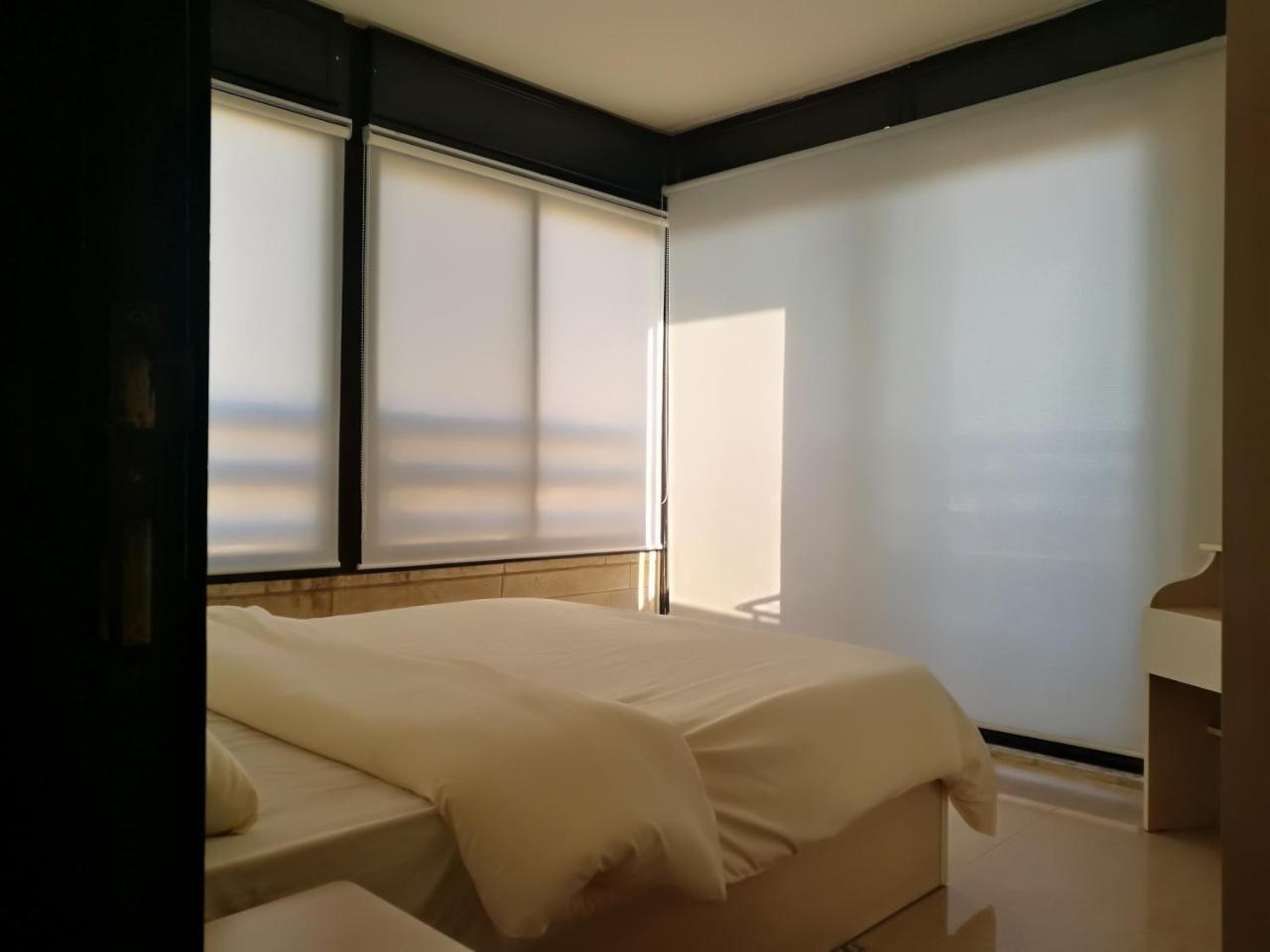 Dair Ghbar Gate Apartments Amman Bagian luar foto